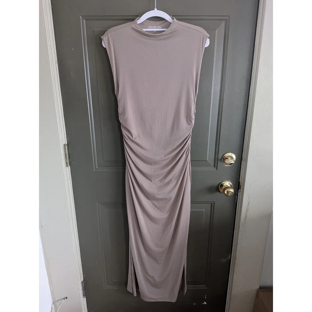 Abercrombie & Fitch Taupe Ruched Mock Neck Maxi Dress Side Slit MP Petite Brown